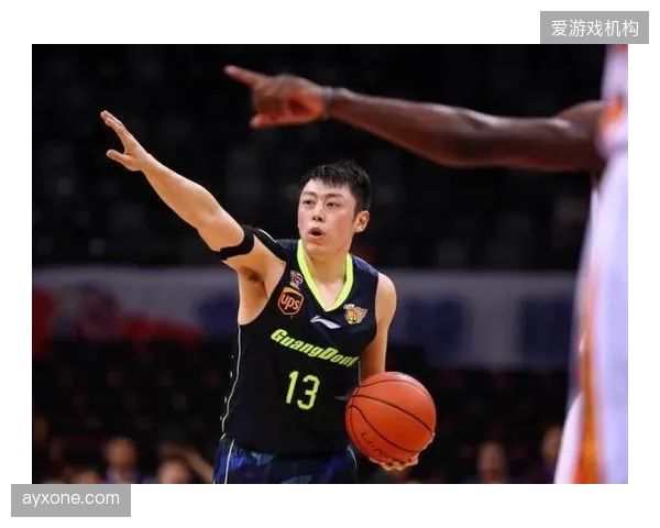 广东队状态起伏无缘前四,新援奎因成为外线防守尖兵。 广东队状态起伏无缘前四,新援奎因成为外线防守尖兵。